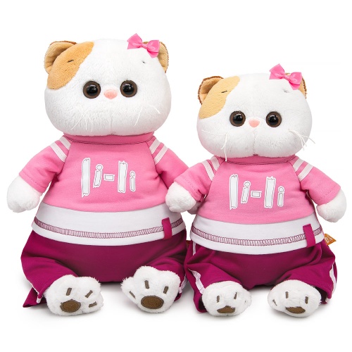 Li-Li in a sport-chic suit