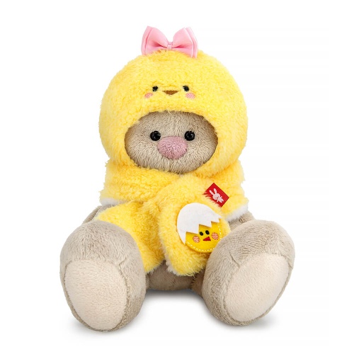 Zaika Mi in a "Chicken" hat