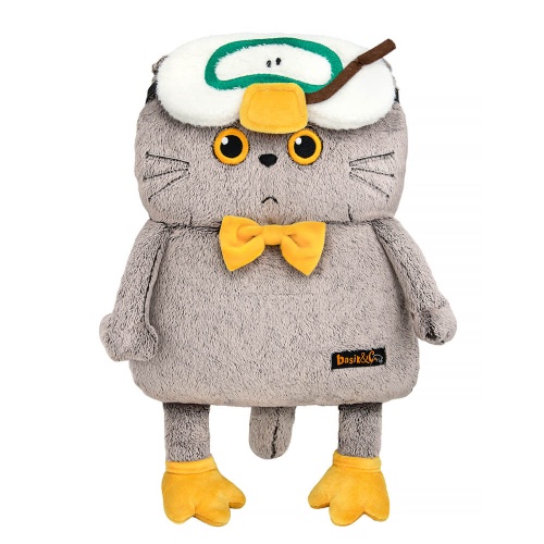 Cat Basik in the "Goose" sleep mask