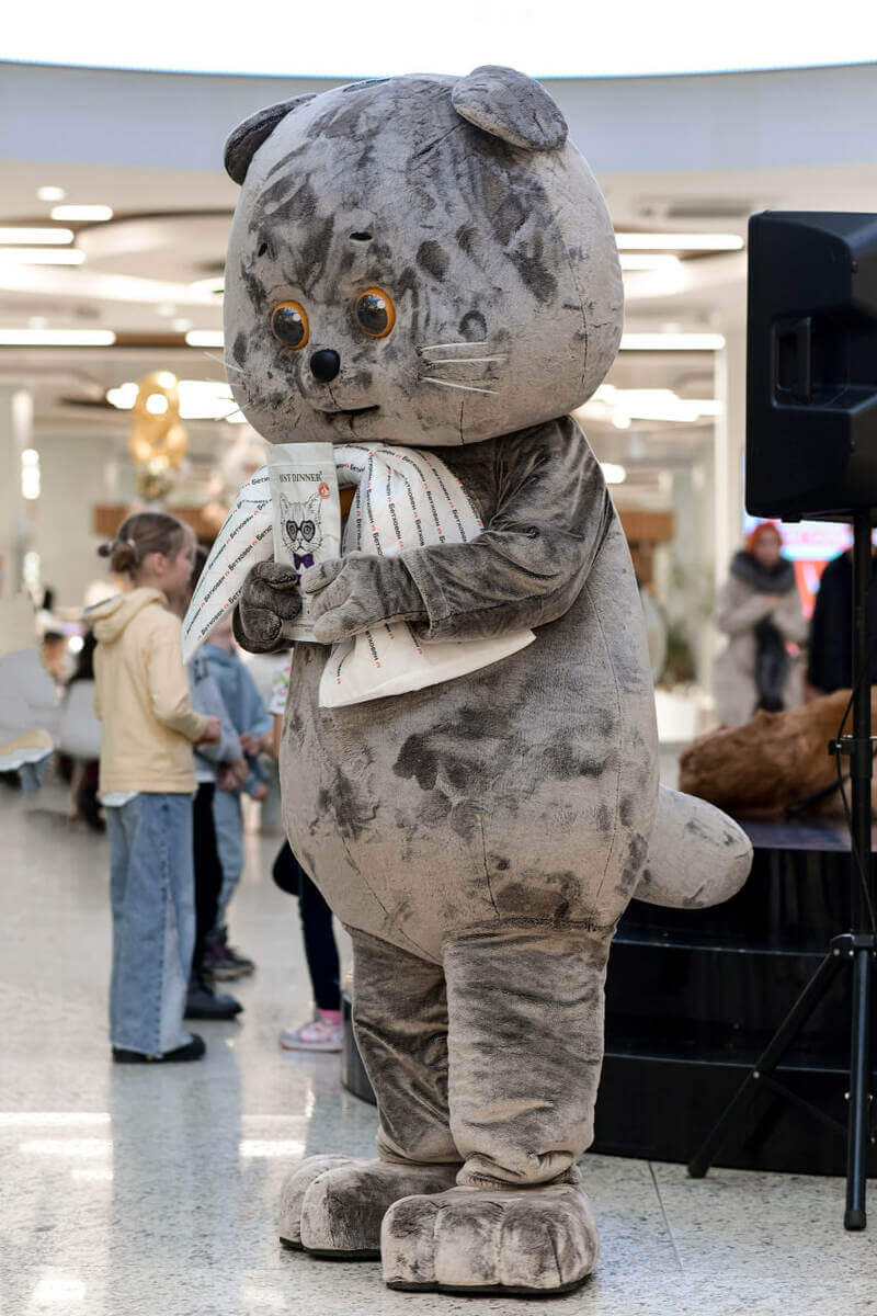 ZOO FESTIVAL at the Shchelkovsky Shopping Center: Cat Basik visiting 'Beethoven' ZOO FESTIVAL at the Shchelkovsky Shopping Center: Cat Basik visiting 'Beethoven'